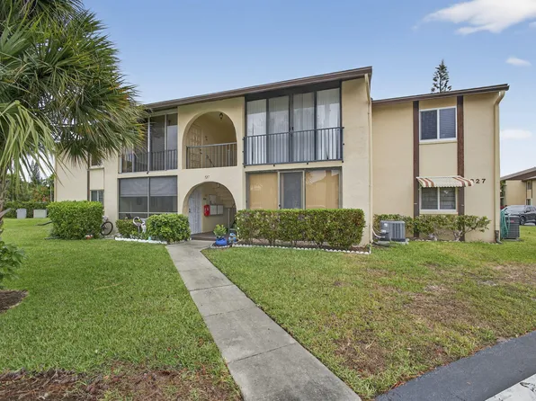327 Pine Ridge Circle #A-1, Greenacres, FL 33463