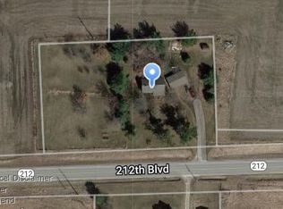 1153 212th Blvd, Belle Plaine, IA 52208