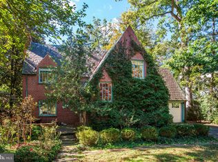 7818 Hampden Ln, Bethesda, MD 20814