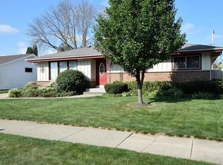 8408 22nd Ave, Kenosha, WI 53143