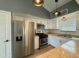 7111 S Camino Libertad, Tucson, AZ 85746