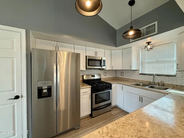 7111 S Camino Libertad, Tucson, AZ 85746