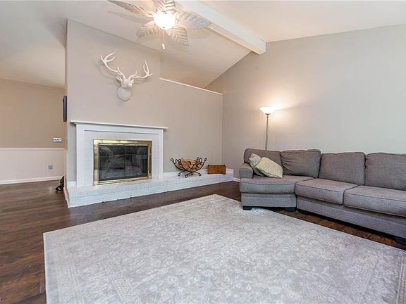 2nd image of 32551 Sweetbriar Ct