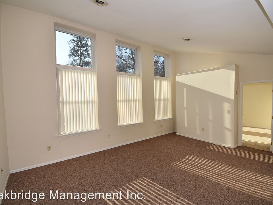2nd image of 130 Oak Ave APT 12
