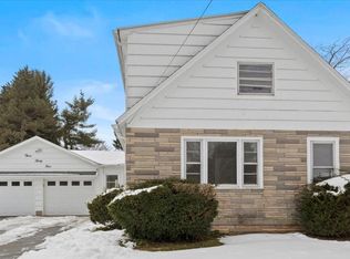 334 Whittier Rd, Spencerport, NY 14559