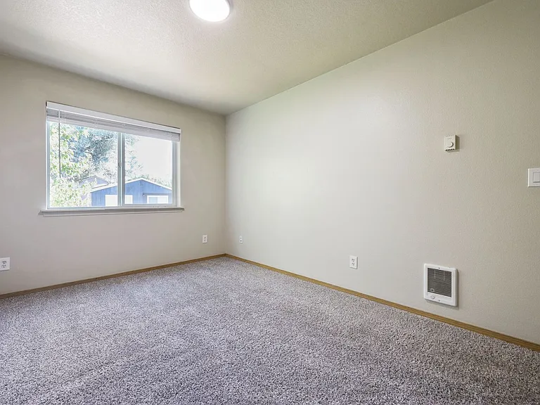 12564 SE Ramona St — Photo 28