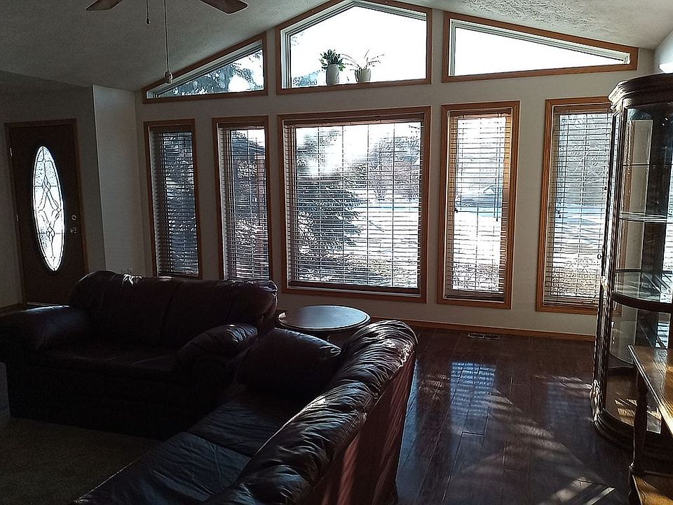 104 3rd Ave W, Scobey, MT 59263 Zillow