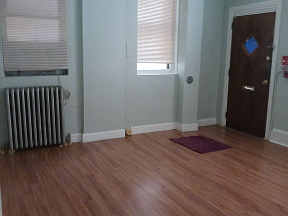 3rd image of 3526 Kensington Ave Floor 1
