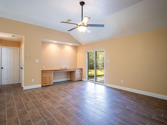 4th image of 1820 Porpoise Dr