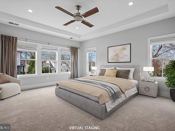 5th image of 1462 Spring Vale Ave