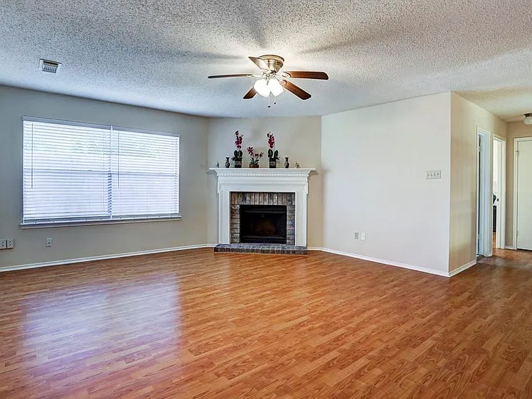 2210 Robinsons Ferry Rd — Photo 5