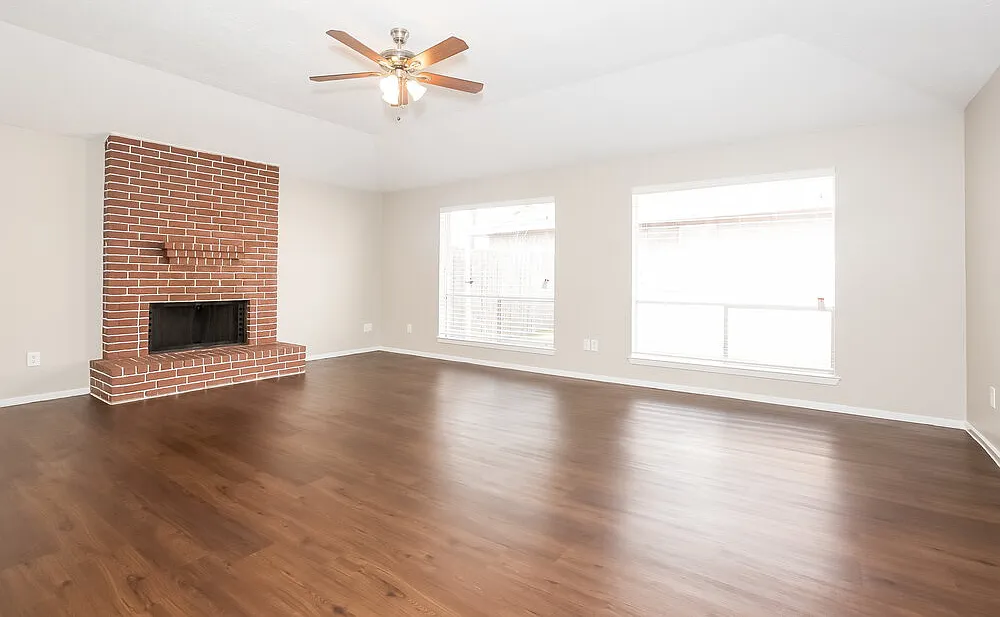 3 bed, 2.0 bath, 1541 sqft, $1,730 — Photo 3