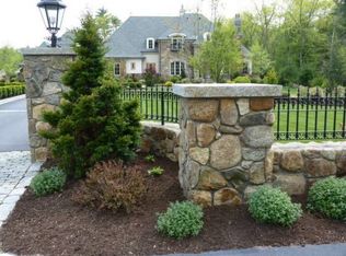 24 Crosswoods Path, Walpole, MA 02081