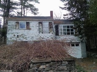 88 Railroad Ave, Springvale, ME 04083