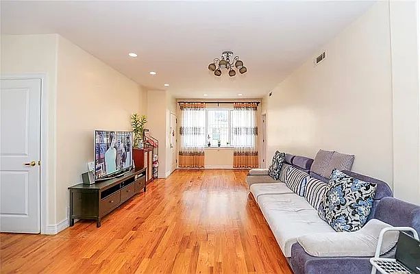 1st image of 2523 W 15th St Floor 1
