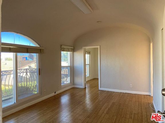 5th image of 1635-1637 S Bronson Ave
