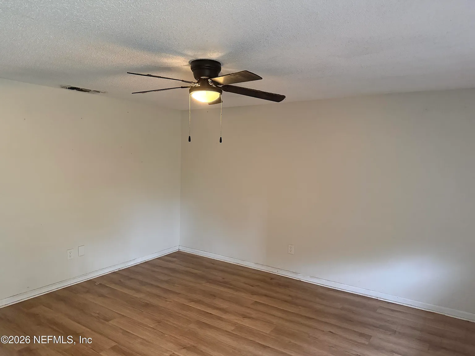 3 bed, 2.0 bath, 956 sqft, $1,695 — Photo 4
