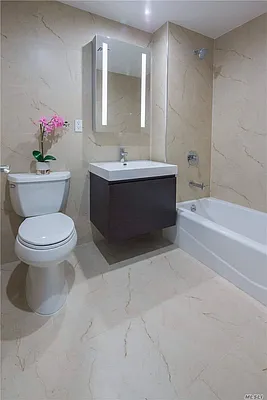 Rented by E Realty International Corp | media 6