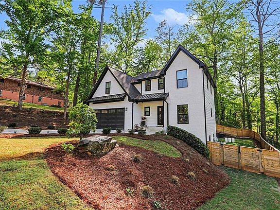 4th image of 855 Fleetwood Cir SW