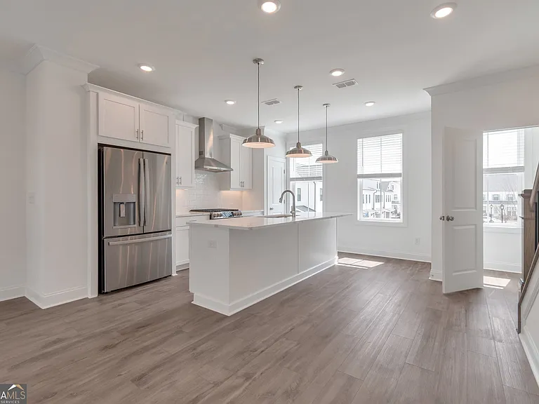 1140 Larkin Dr — Photo 6
