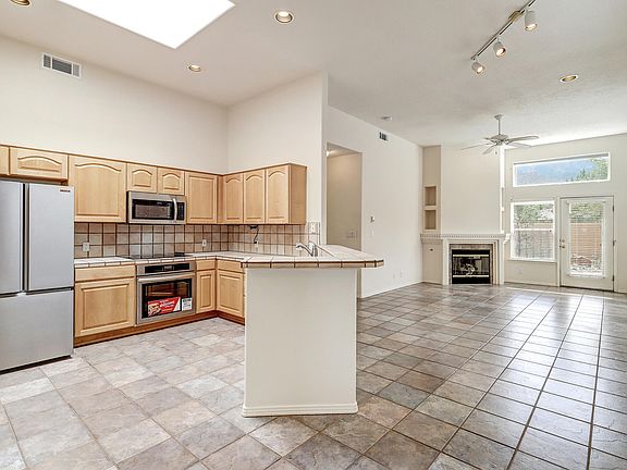 5th image of 5616 Vulcan Vista Dr NE