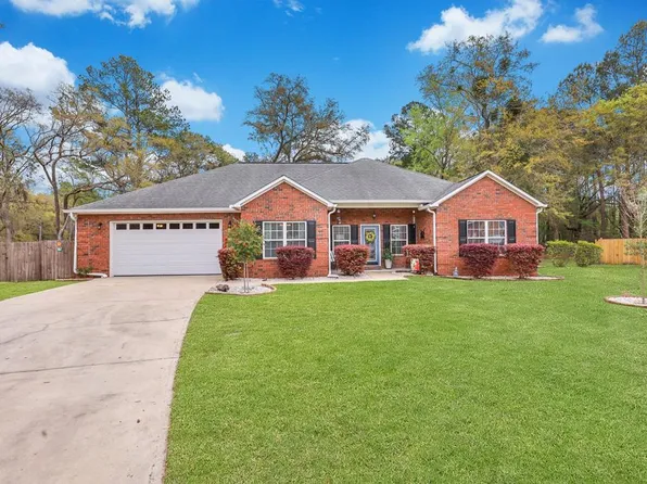 122 Colonial Dr, Midway, GA 31320