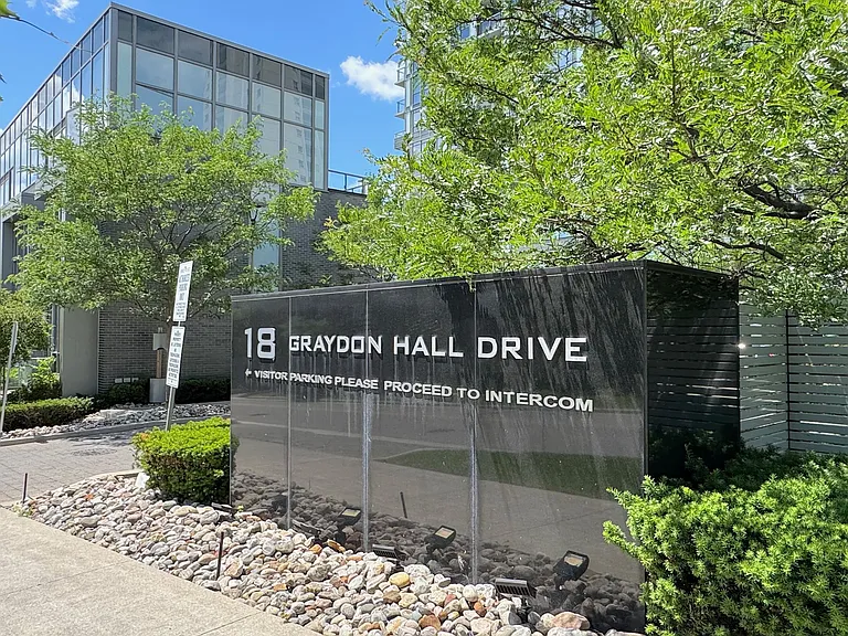 18 Graydon Hall Dr #1110 — Photo 17