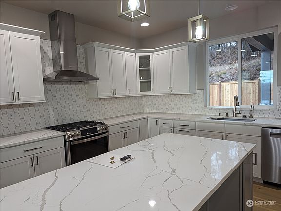 2nd image of 803 Blackwood Court