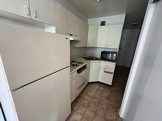 5th image of 321 W 105th St #5G