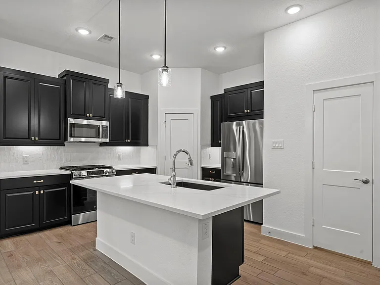 527 Park Hill Ct — Photo 6