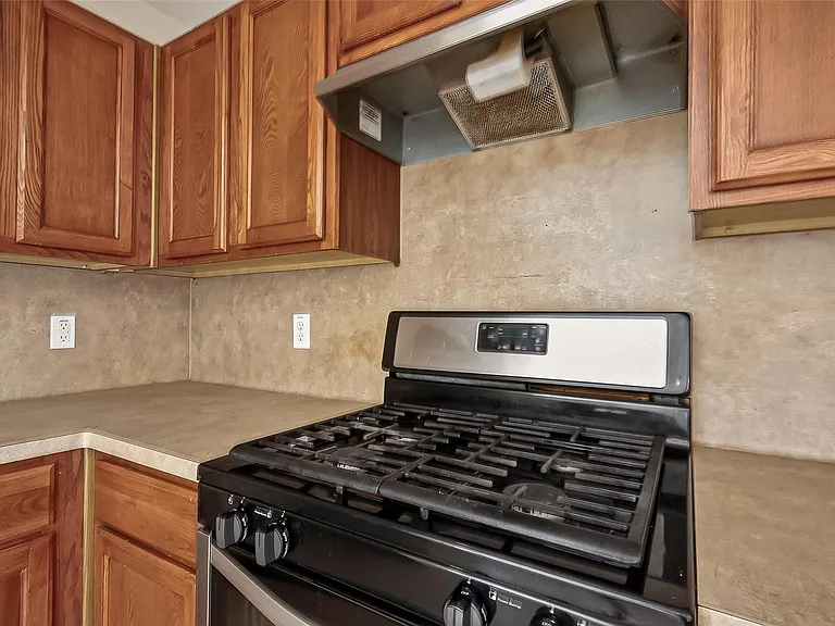 827 Royal George Ln — Photo 20