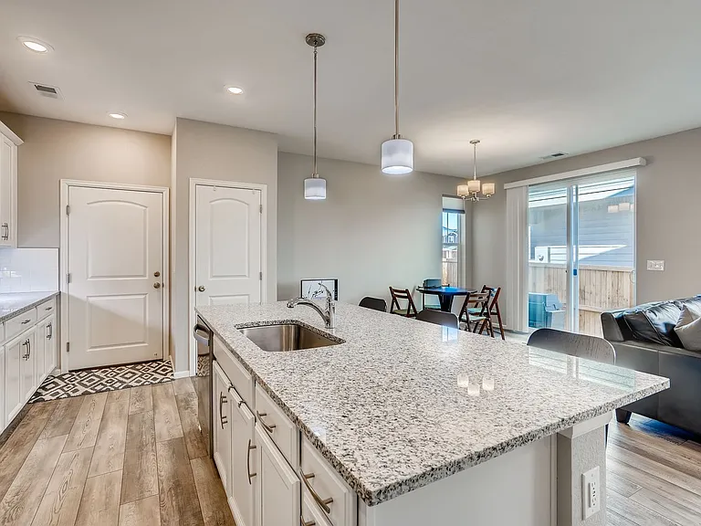 13710 Ash Cir — Photo 11