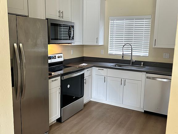 5th image of 582 Mariposa Ave Unit 5