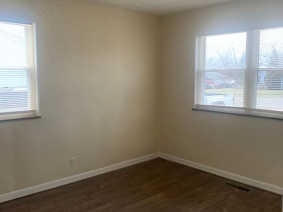 4th image of 335 Rockford Dr