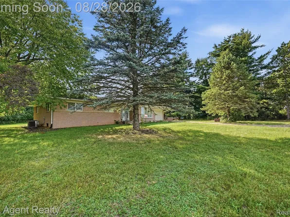 2830 S Van Dyke Rd, Imlay City, MI 48444
