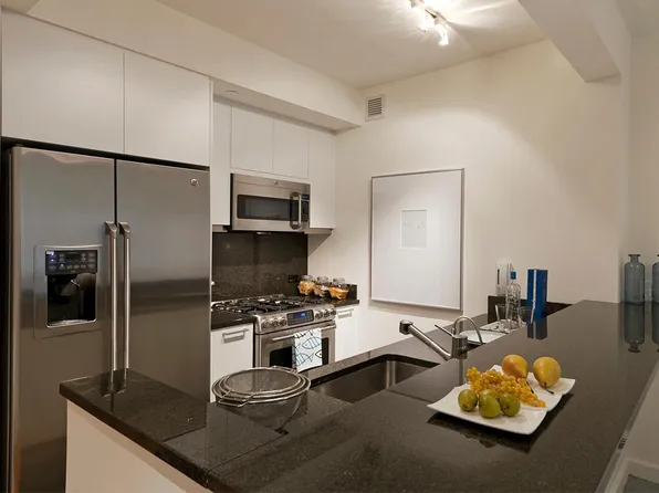 330 West 39th Street image 3 of 11