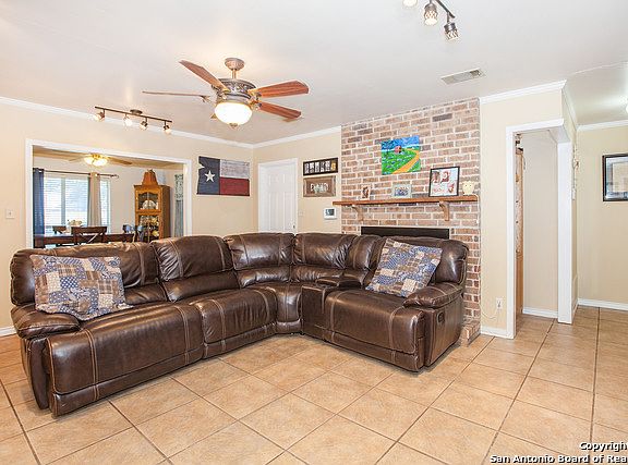 4th image of 1459 Camellia Ln