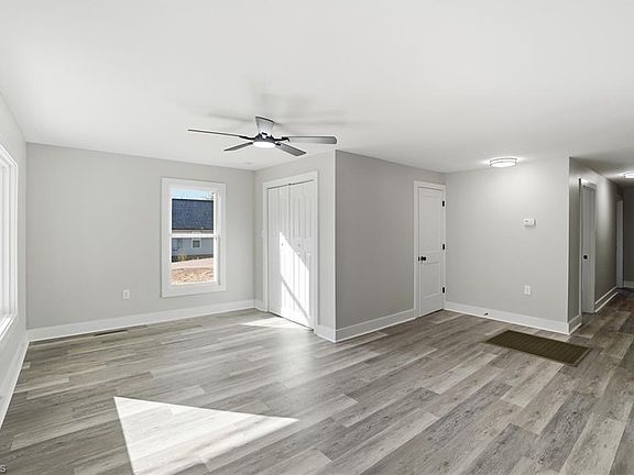 3rd image of 212 Pethel St