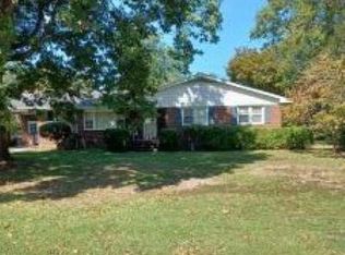 2206 Stanton Rd, Kinston, NC 28504