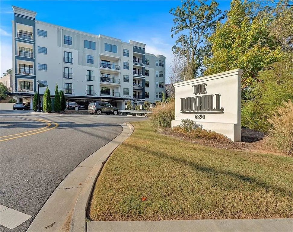 2 bed, 2.0 bath, 1404 sqft, $3,200 — Photo 2