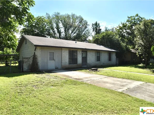 301 Oakdale Dr, San Marcos, TX 78666