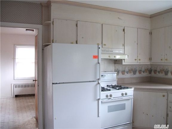 5th image of 12 Birch Ave