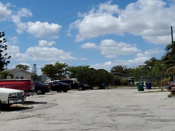 3rd image of 21321 NW 39th Ave