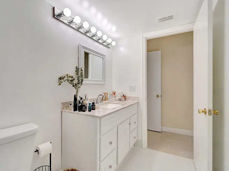14723 Cumberland Dr #404B — Photo 19
