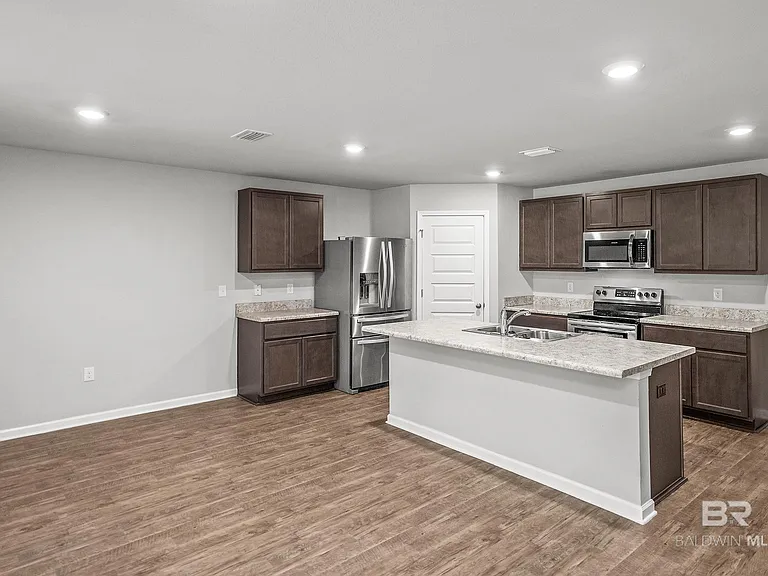 1481 Majesty Loop — Photo 2