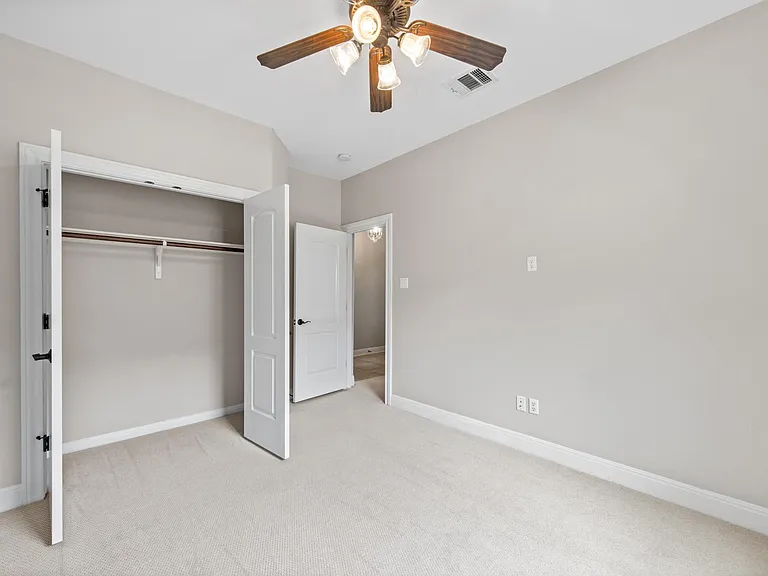 11709 Woodland Hills Trl — Photo 20