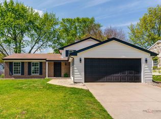 812 Lehigh Ln, Buffalo Grove, IL 60089