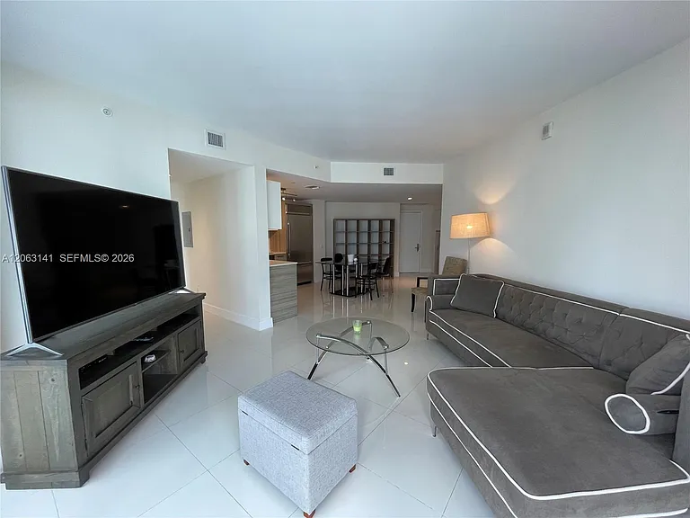 1300 Brickell Bay Dr #2010 — Photo 4