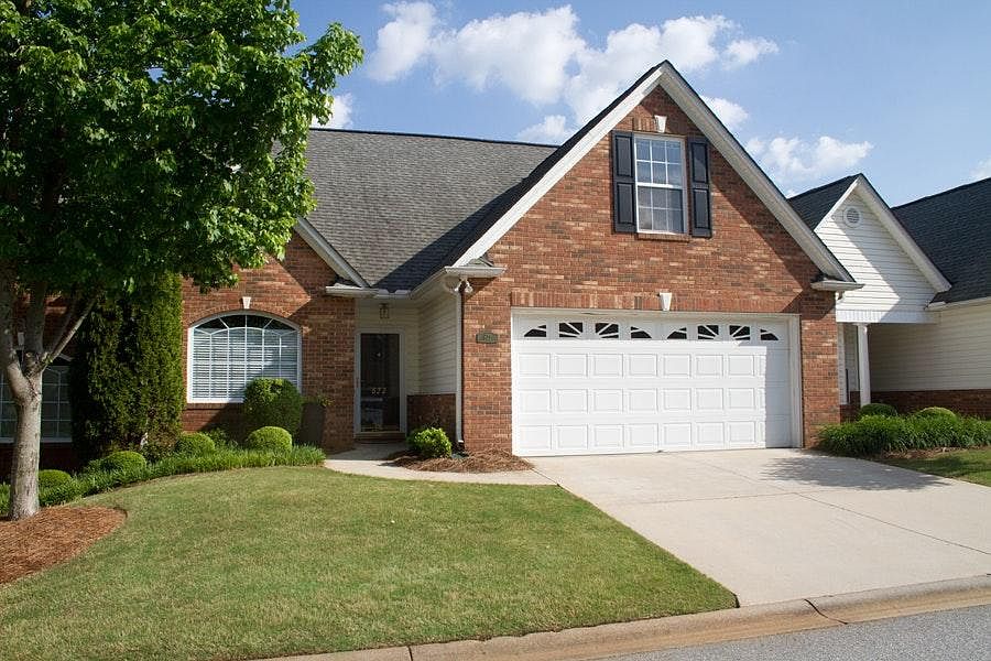 1st image of 822 Woodsford Dr