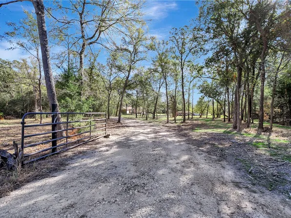 8846 Jackrabbit Ln, Bryan, TX 77808